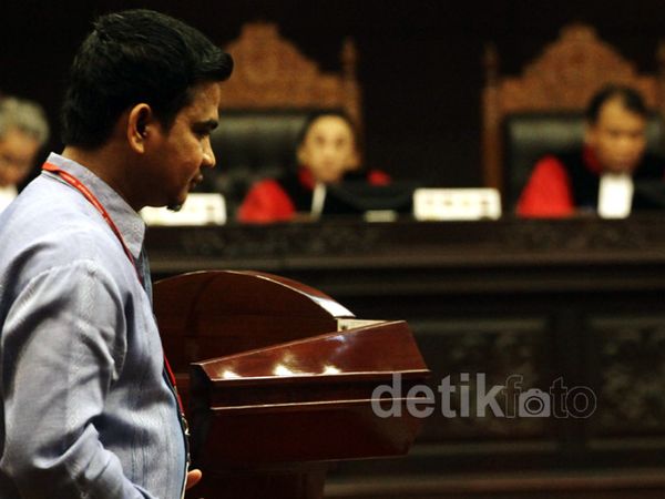 YLBHI Walk Out di Sidang MK
