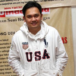  Gonjang-ganjing Rumah Tangga Farhat Abbas, Ayu Ting Ting Gugat Cerai Enji