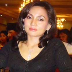 Nia Daniati Akhirnya Gugat Cerai Farhat Abbas!