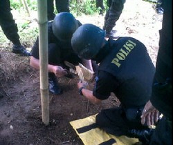 Gali Liang Lahat, Warga Tasik Temukan Mortir Aktif