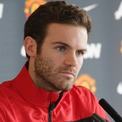Mata Berharap Bisa Nyetel dengan Rooney