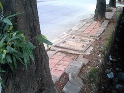  Ini Dia Trotoar Semrawut Gara-gara Galian Kabel di Jakarta