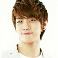 Cewek-cewek Cantik di Kehidupan Jonghyun SHINee