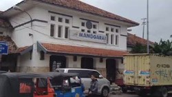 Sempat Tersendat Karena Banjir, Jadwal Commuter Line Kembali Pulih