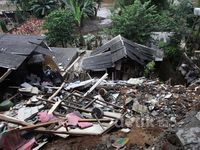 4 Rumah Ambles Terkena Longsor di Condet