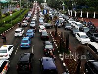 Jalan Asia Afrika Tak Bergerak