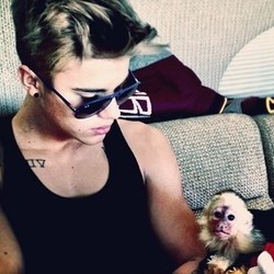 10 Ulah Kontroversial Justin Bieber (1)