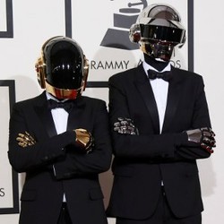 Daft Punk, 8 Tahun Menghilang dan Kembali Merebut Tahta