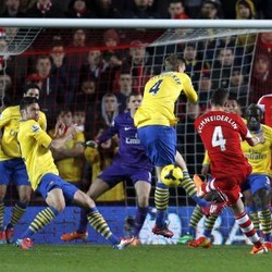 Arsenal Tertahan di Kandang Southampton