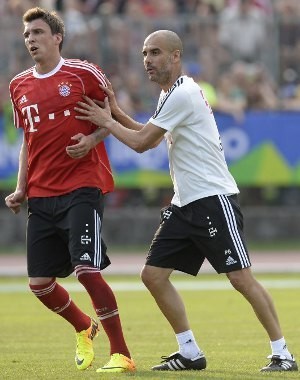 Guardiola Bantah Berselisih dengan Mandzukic