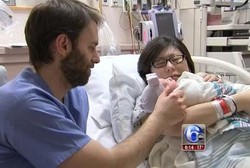 Wanita Ini Melahirkan di Atas Papan Seluncur dengan Salju Setebal 30 Cm