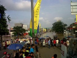 Ini Jalanan di Jakarta yang Masih Macet Akibat Banjir