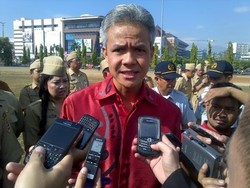Gubernur Jateng Ganjar Pranowo Laporkan Barang Gratifikasi ke KPK