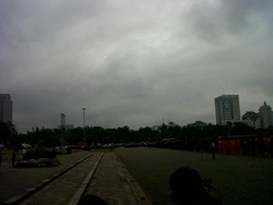 Ribuan Pasukan Dikerahkan, Polisi Gelar Apel Siaga Pemilu di Monas