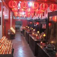 Berdoa Manjur di Kelenteng Tao Se Bio