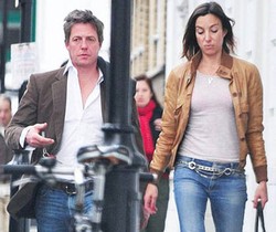 Hugh Grant Ketahuan Selingkuh Gara-gara Akta Kelahiran Bayi Ini