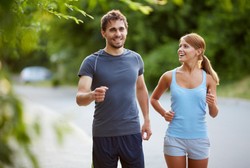 Joging dan Bercinta, Mana yang Lebih Banyak Bakar Kalori?