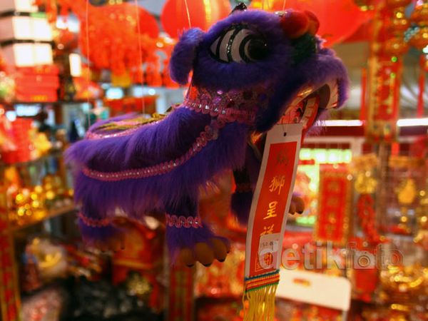 Perlengkapan Imlek Terus Diburu