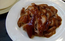 Bebek Peking vs Bebek Nanjing, Mana yang Lebih Enak?