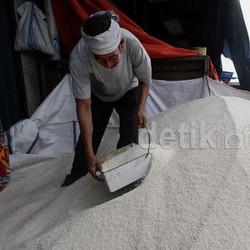 Beras Ilegal Vietnam, Hatta: Tak Perlu Saling Menyalahkan, Investigasi!