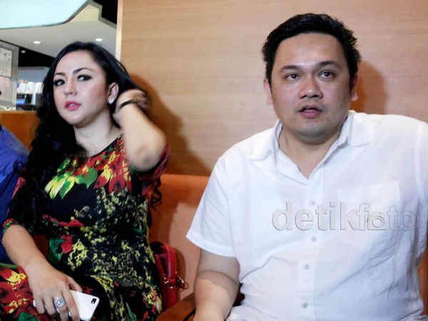 Farhat Abbas dan Regina Buka-bukaan