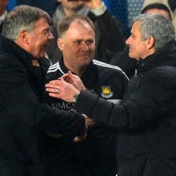 Allardyce Tertawakan Kritik Mourinho