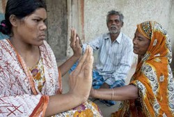 Akibat Tumor, Wanita Ini Terus Tumbuh Sampai Tulang Punggungnya Patah