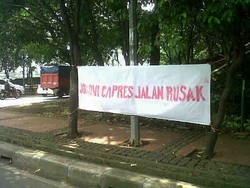 Spanduk Jokowi Capres Banjir Muncul, PDIP: Jokowi Harus Kerja Keras!