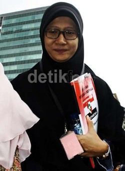 4 Istri Setia yang Jenguk Suami di Rutan KPK