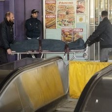 Rambut dan Syal Terjerat Eskalator, Wanita Kanada Tewas Mengenaskan