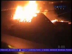 Lempar Bensin, 4 Rumah Hangus Terbakar