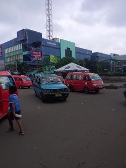 Pak Jokowi Coba Lihat Deh! Angkot di Ps Minggu Malah Ngetem Depan Pos Dishub