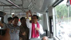Jokowi: Nggak Perlulah Toilet di Halte TransJ, Yang Ada Bau Semua