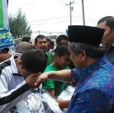 Kemendikbud Gelontorkan Uang Rp 10 M untuk Beasiswa Anak Korban Sinabung