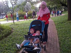 Akhir Pekan, Taman Kini Jadi Favorit Orang Jakarta Berolahraga dan Berlibur