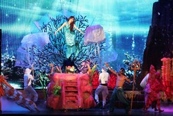 Arilia, Putri Duyung Geulis di Trans Studio Bandung