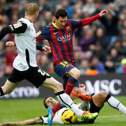 Valencia Tundukkan Barca di Camp Nou