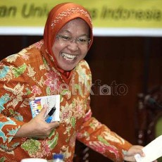 Survei Menunjukkan Risma Pesaing Nomor Wahid Jokowi pada Pilpres 2014