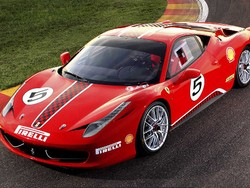 Ini Jadinya Jika Ferrari Tabrakan dalam Kecepatan 220 Km/Jam