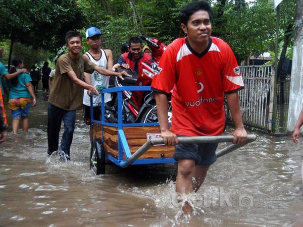 9 Kecamatan di Situbondo Masih Dikepung Banjir
