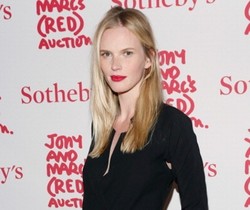 Model Victorias Secret Ungkap Sisi Gelap Dunia Modeling