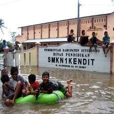 10 Sekolah di Situbondo Terendam Banjir, Pagar dan Ruang Laboratorium Rusak