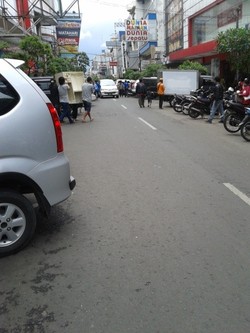 Ibu Een Kaget akan Didenda Rp 1 Juta ketika Beli Roti di PKL Terlarang