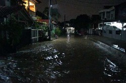 Hujan deras, Kompleks Dosen IKIP Bekasi Kembali Terendam Banjir
