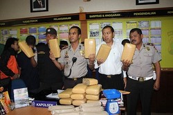 Kedapatan Bawa Paket Ganja, 9 Pemuda di Tanah Abang Diamankan Polisi