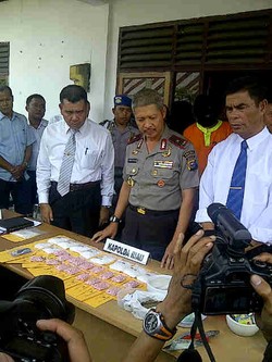 Polisi Ringkus 5 Tersangka Kasus Narkoba Jaringan Internasional di Riau