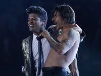 Bruno Mars dan RHCP Meriahkan Super Bowl XLVIII