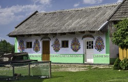 Desa Cantik di Polandia, Semua Rumah Dilukis Motif Bunga!