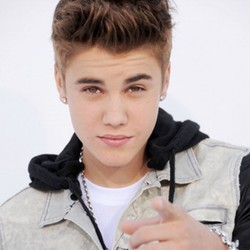 Polisi Cium Bau Ganja, Pesawat Pribadi Justin Bieber Digeledah