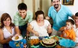 Makan Dessert Terbukti Membuat Hubungan dengan Keluarga Makin Baik
